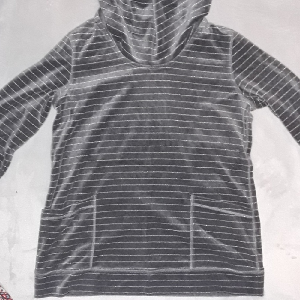 High neck grey jacket with glitter silver lines